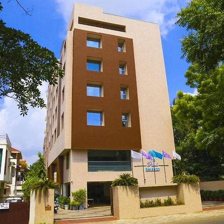 The Park Residency Hotel Ahmedabad Exterior photo